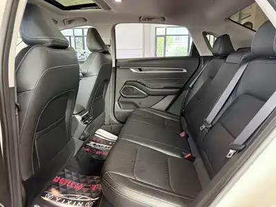 Geely Emgrand 2022
