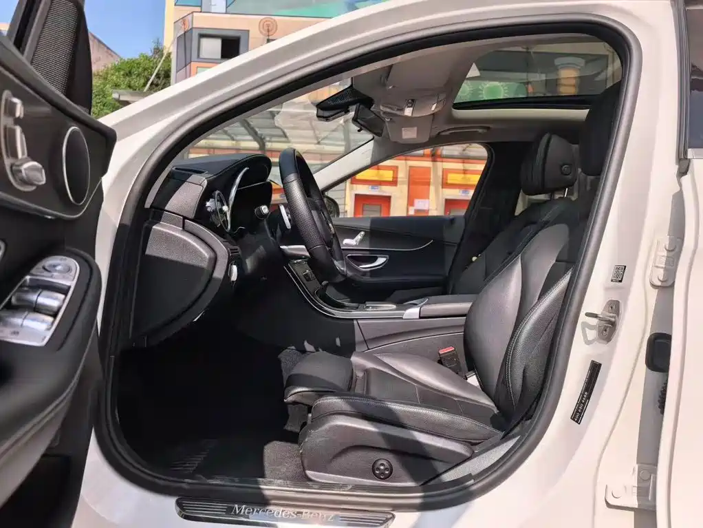 Mercedes-Benz C-Class 2021