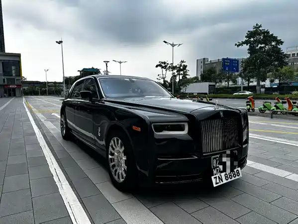 Rolls-Royce Phantom 2004