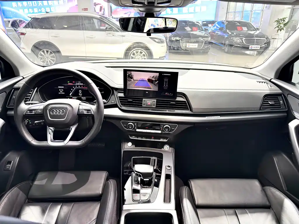Audi Q5L 2023 — фото 11