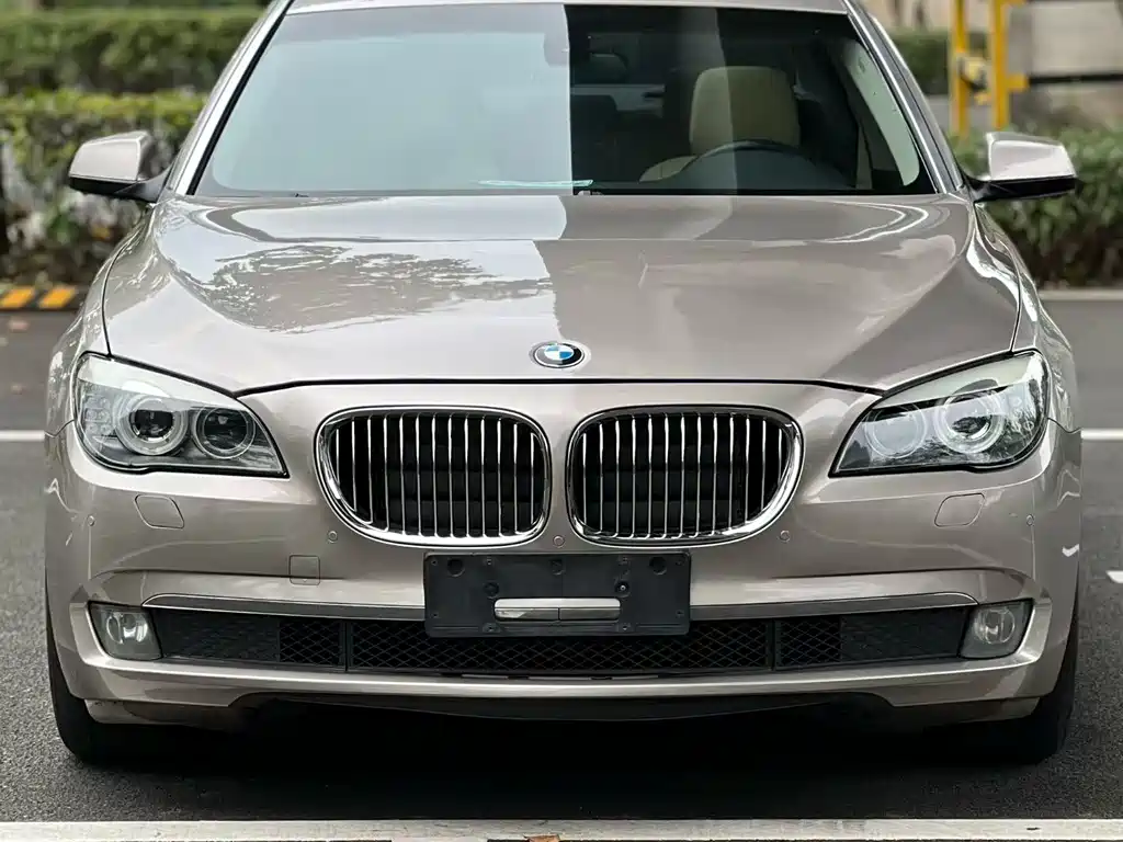 BMW 7 Series 2011 — фото 3