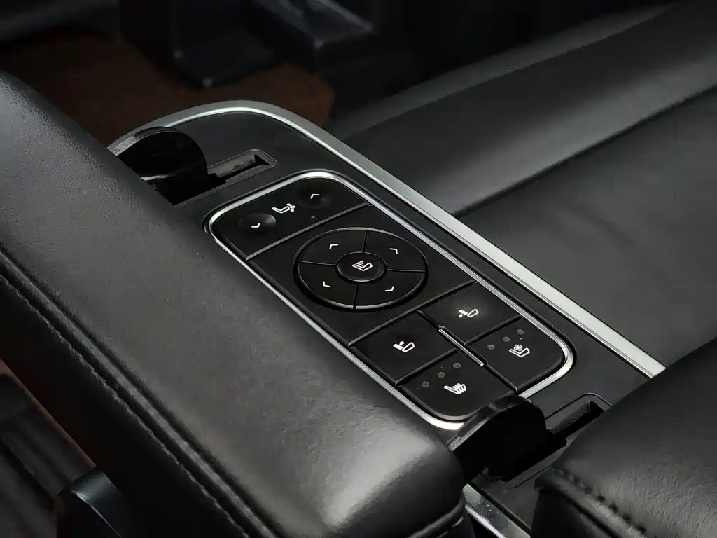GAC Trumpchi M8 2021 — фото 17