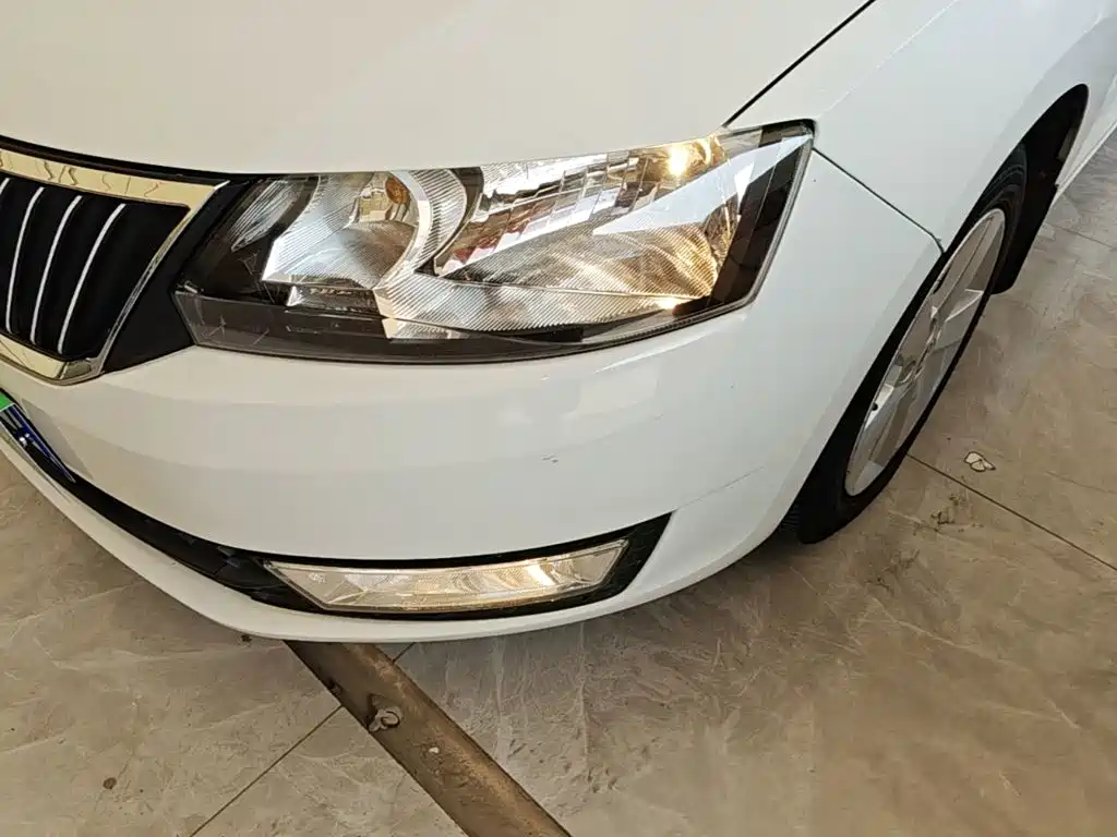 Skoda Rapid 2016 — фото 24