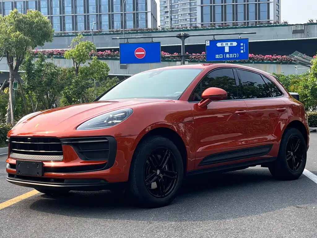Porsche Macan 2023 — фото 1
