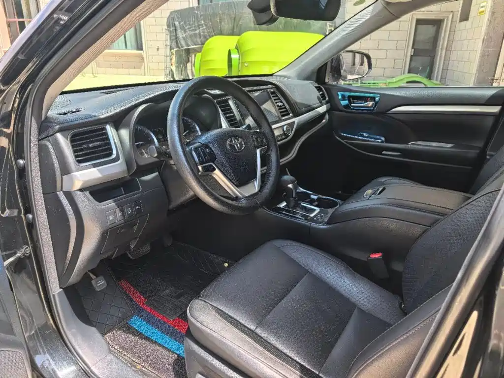 Toyota Highlander 2018 — фото 3