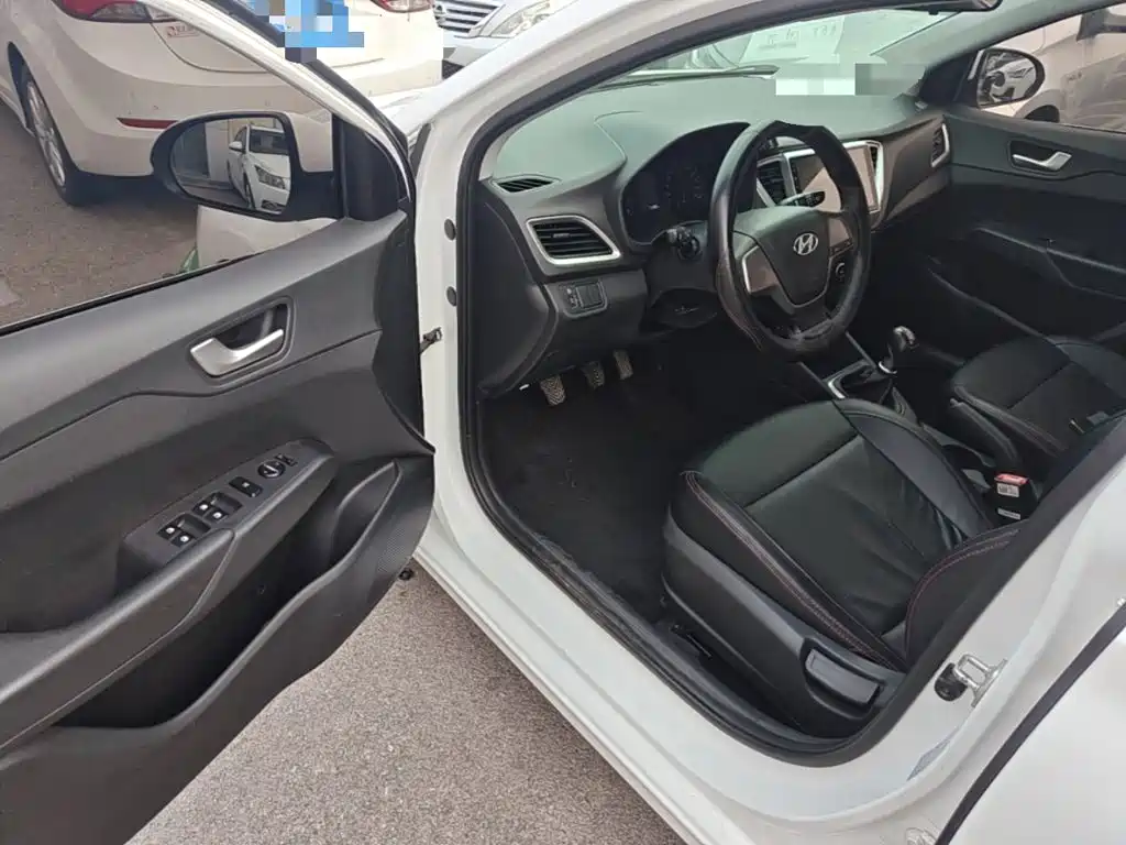 Hyundai Verna 2019 — фото 16