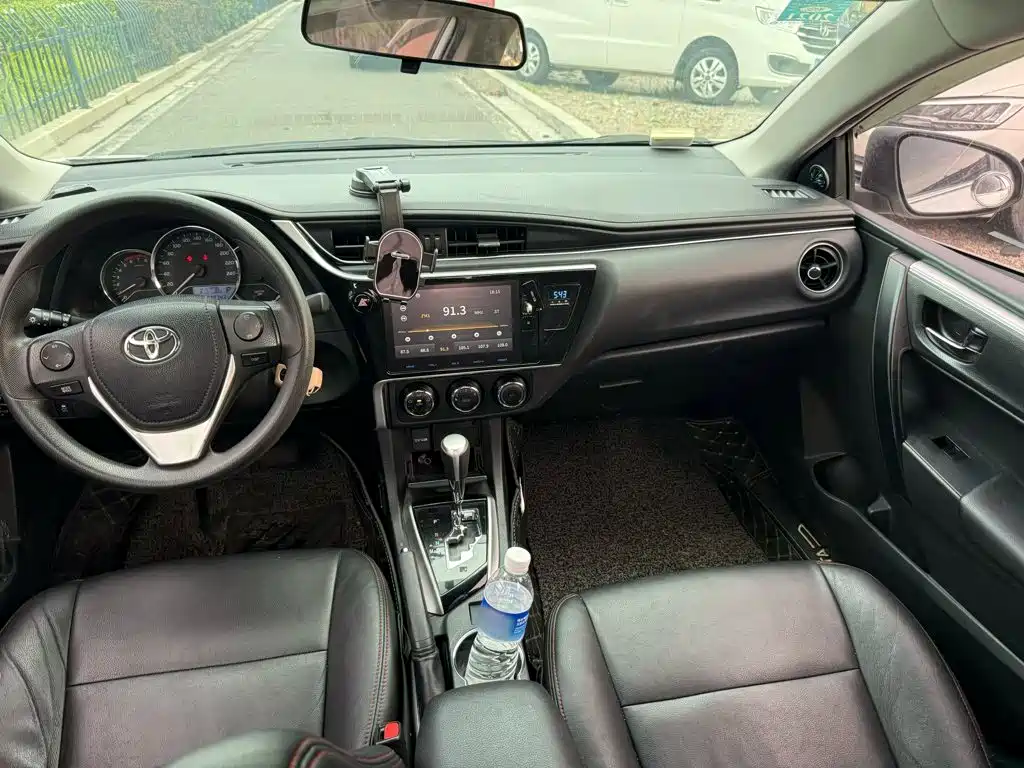 Toyota Corolla 2017 — фото 10