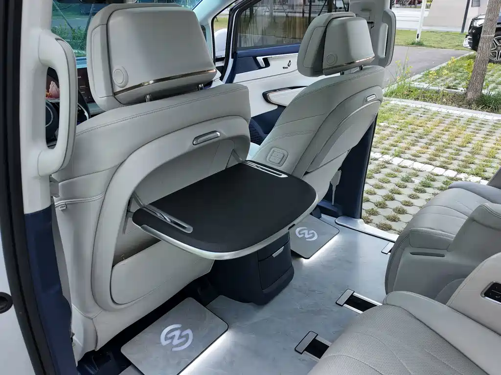 Buick GL8 New Energy 2025 — фото 10