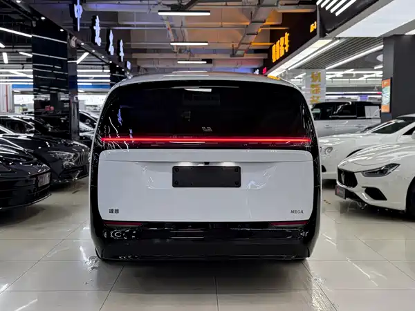 Li Auto MEGA 2025