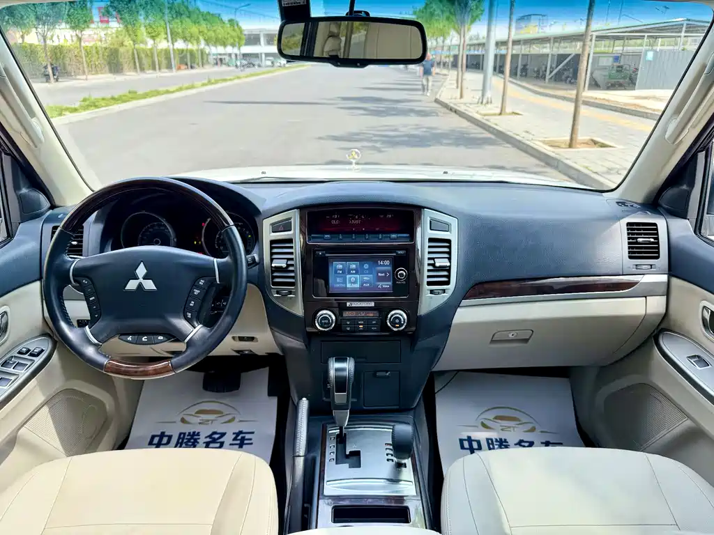 Mitsubishi Pajero 2019 — фото 10