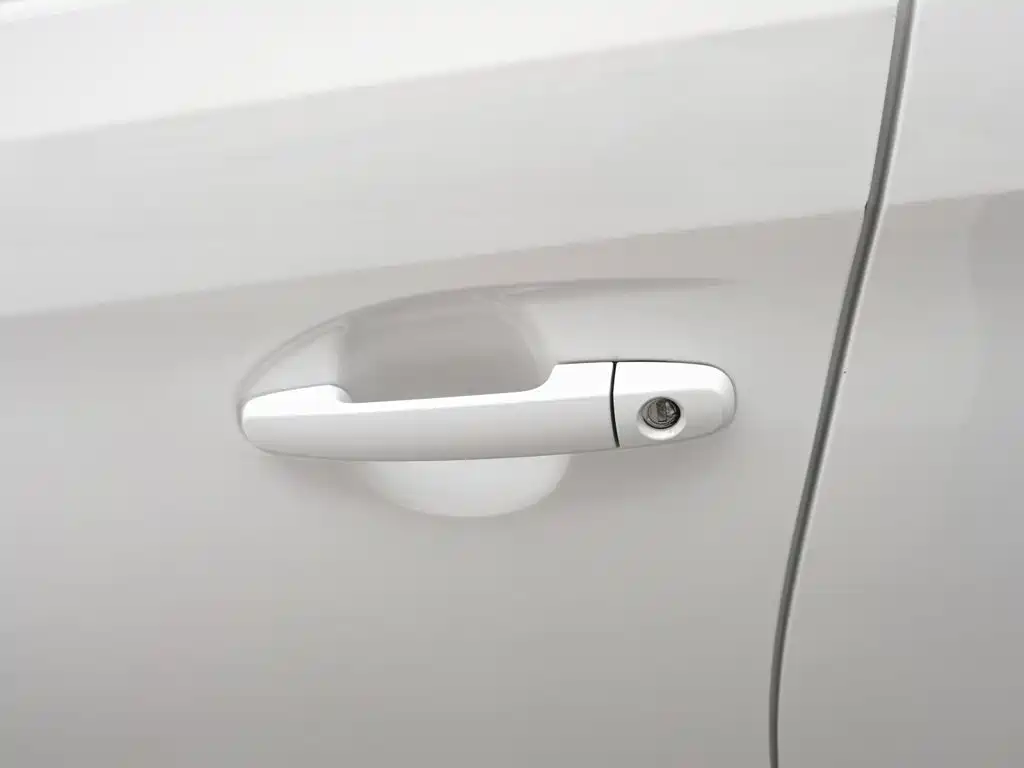 Toyota Yaris L 2020 — фото 18
