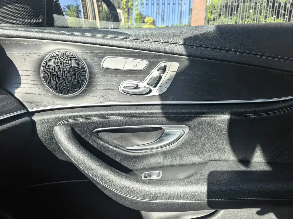 Mercedes-Benz E-Class 2020 — фото 12