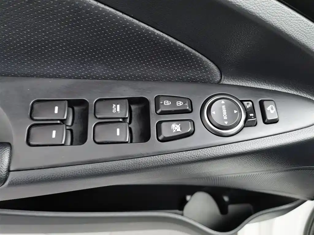 Hyundai Sonata 2014 — фото 9