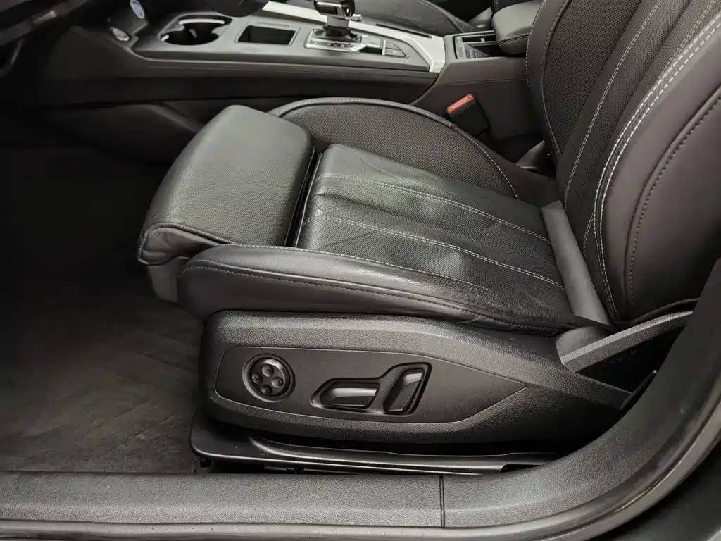 Audi A4L 2023 — фото 20