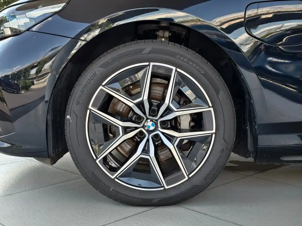 BMW i5 2025 — фото 17
