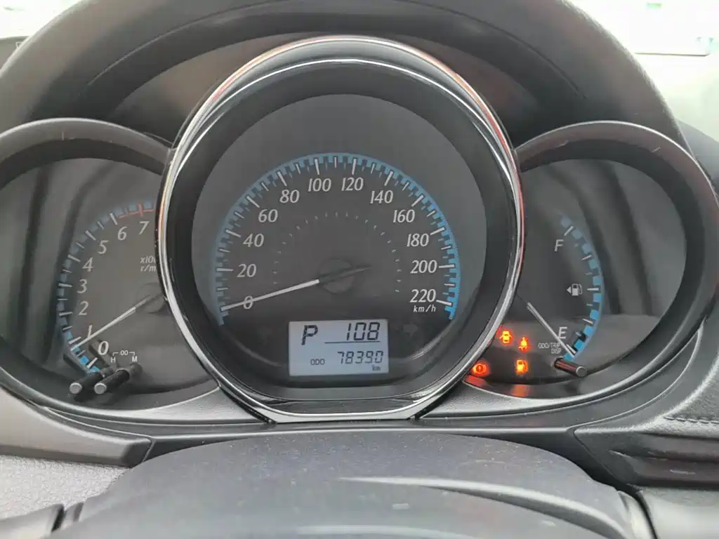 Toyota Yaris L 2018 — фото 12