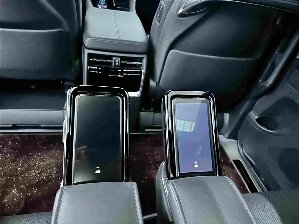Toyota Alphard 2024 — фото 14