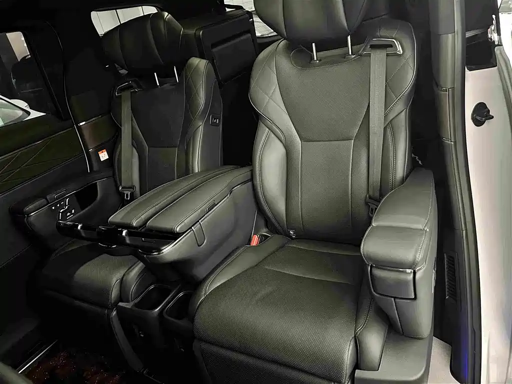 Toyota Alphard 2024 — фото 17