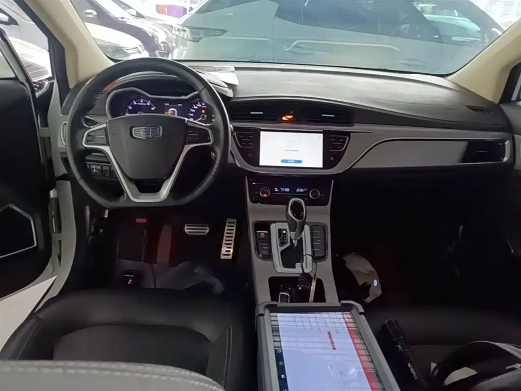 Geely Emgrand GS 2019 — фото 10