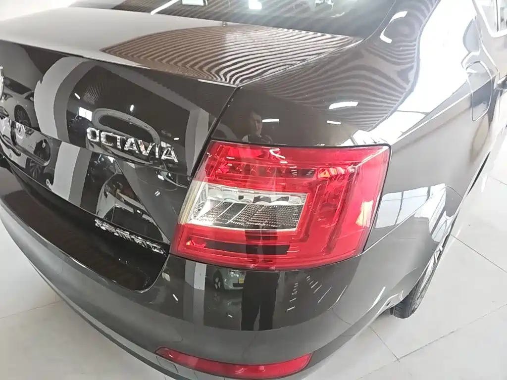 Skoda Octavia 2016 — фото 8