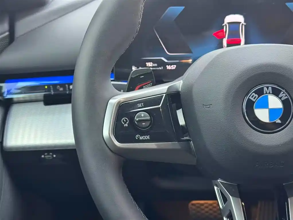 BMW 5 Series 2025 — фото 15