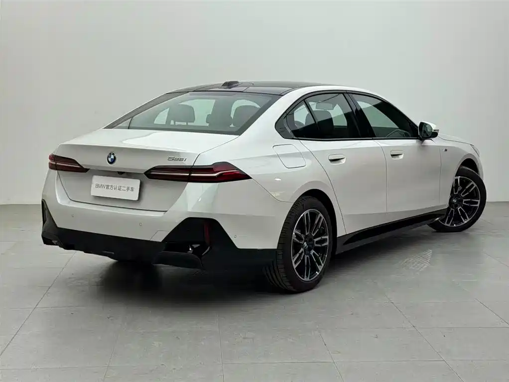 BMW 5 Series 2025
