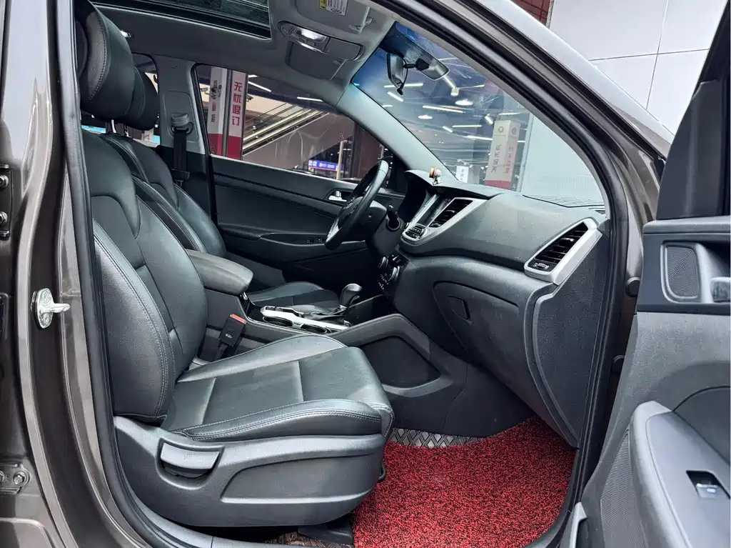 Hyundai Tucson 2017 — фото 16