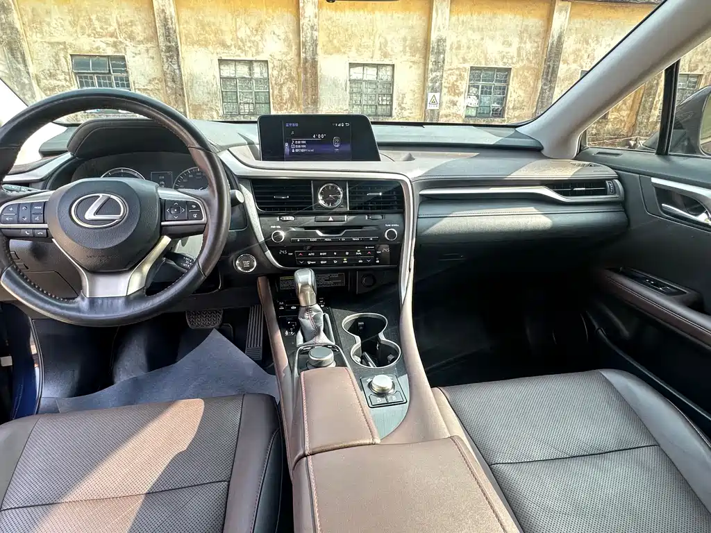 Lexus RX 2018 — фото 12
