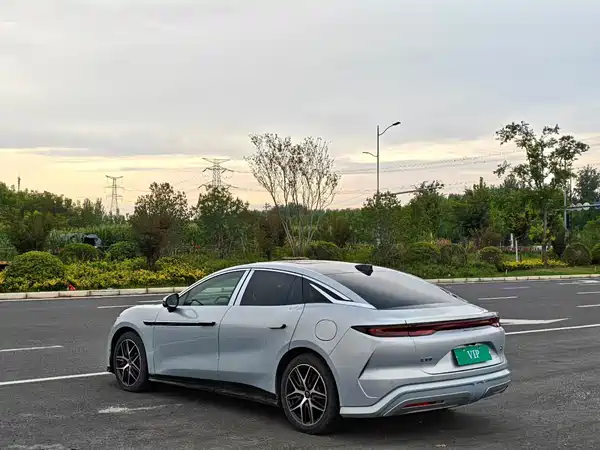 BYD Han L 2025