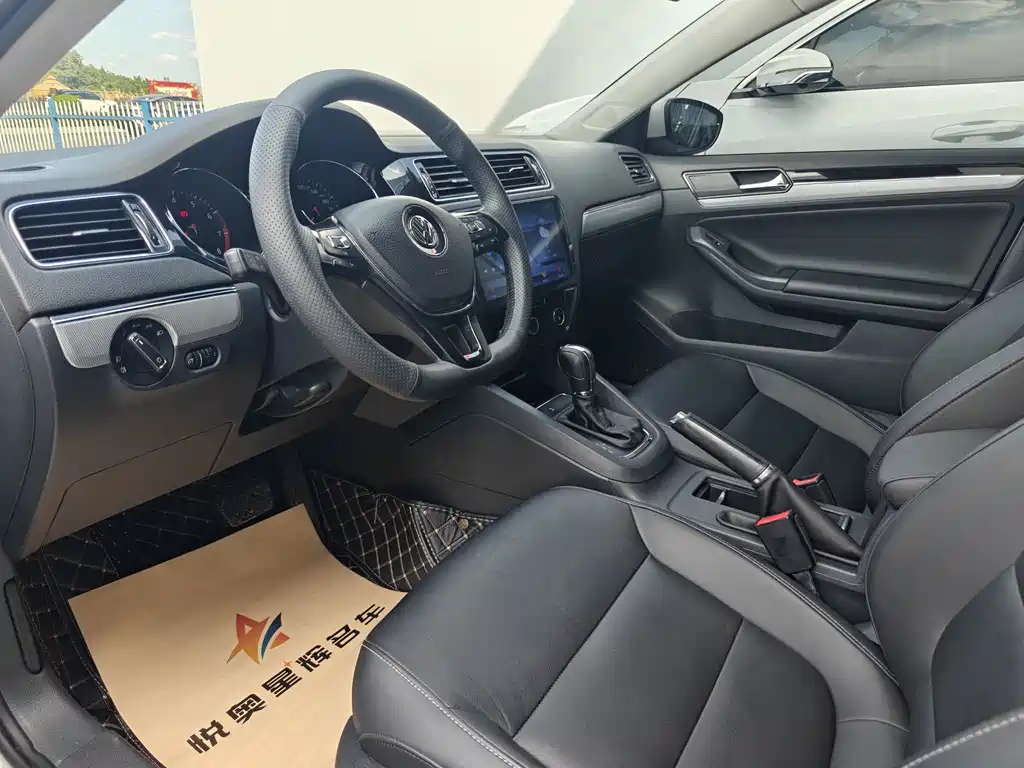 Volkswagen Sagitar 2017