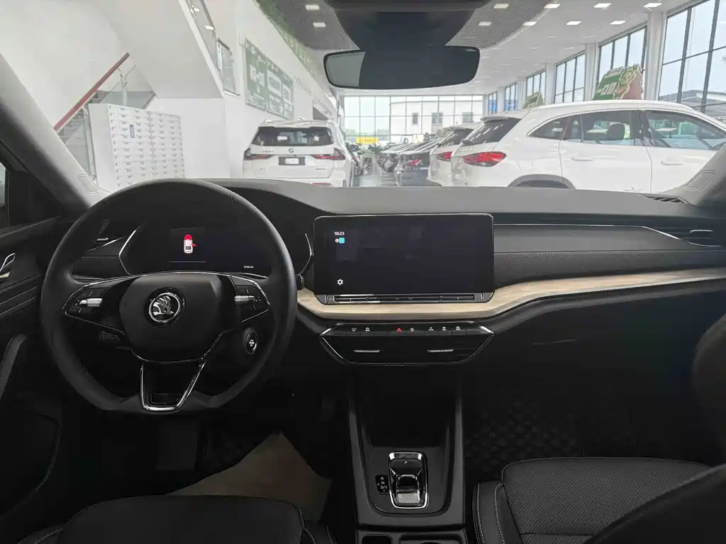 Skoda Octavia 2022 — фото 19