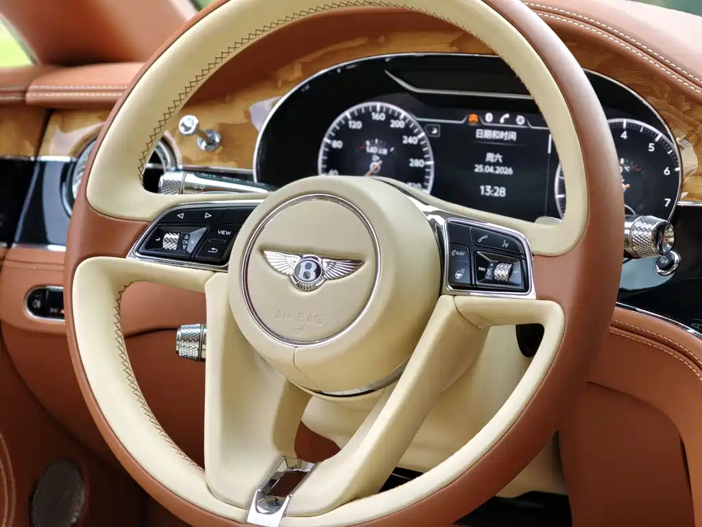 Bentley Continental 2019 — фото 19