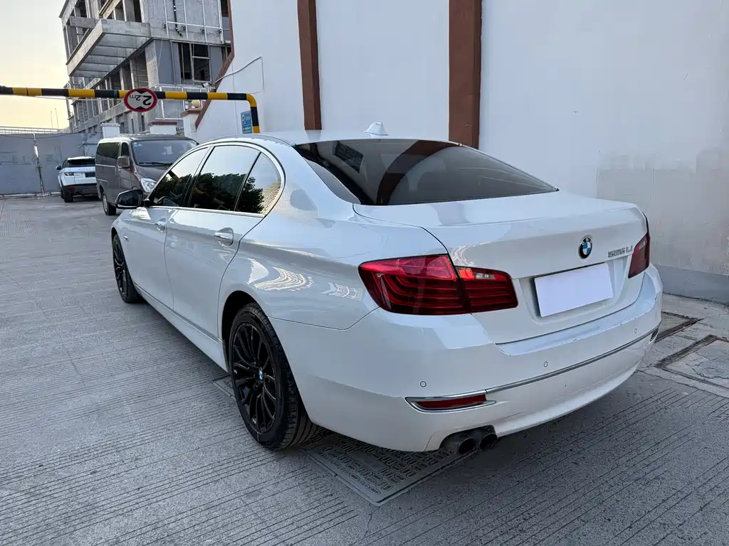 BMW 5 Series 2013 — фото 12