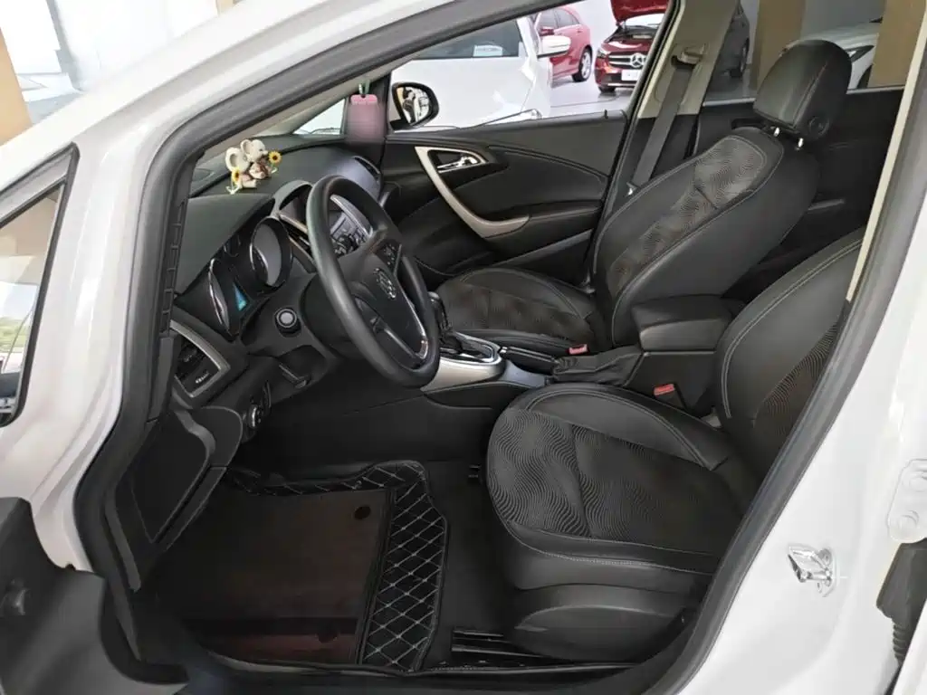 Buick Excelle 2016 — фото 15