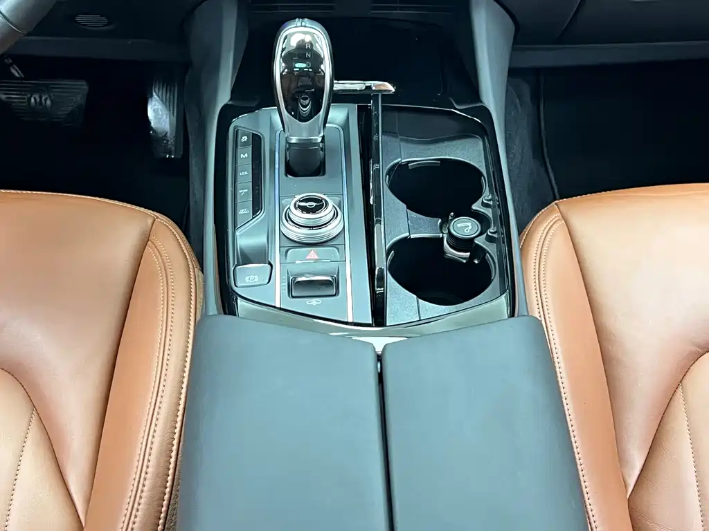 Maserati Levante 2019 — фото 27