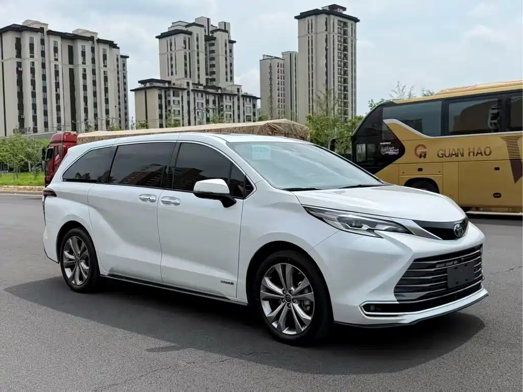 Toyota Sienna 2024