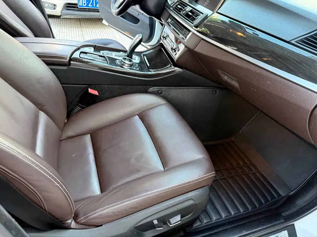 BMW 5 Series 2013 — фото 10