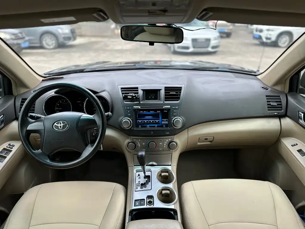 Toyota Highlander 2011 — фото 17