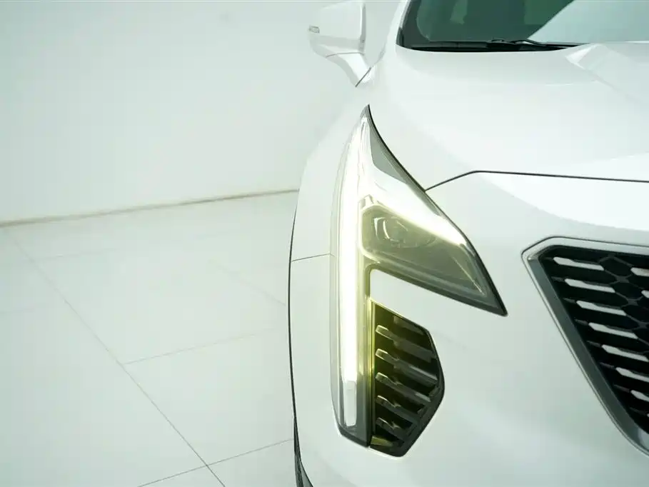 Cadillac XT4 2022 — фото 13