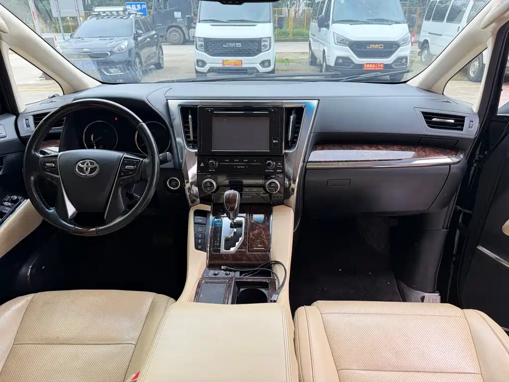 Toyota Alphard 2019 — фото 6