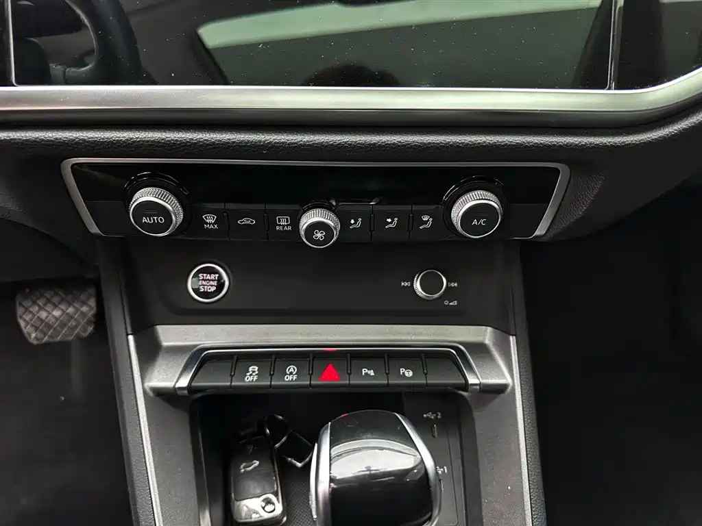 Audi Q3 2022 — фото 15