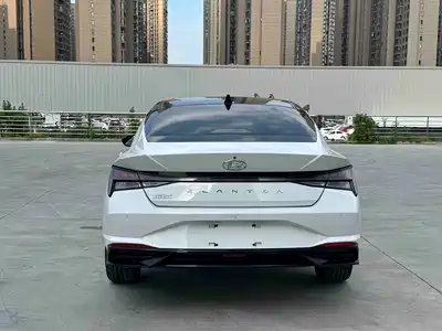 Hyundai Elantra 2022