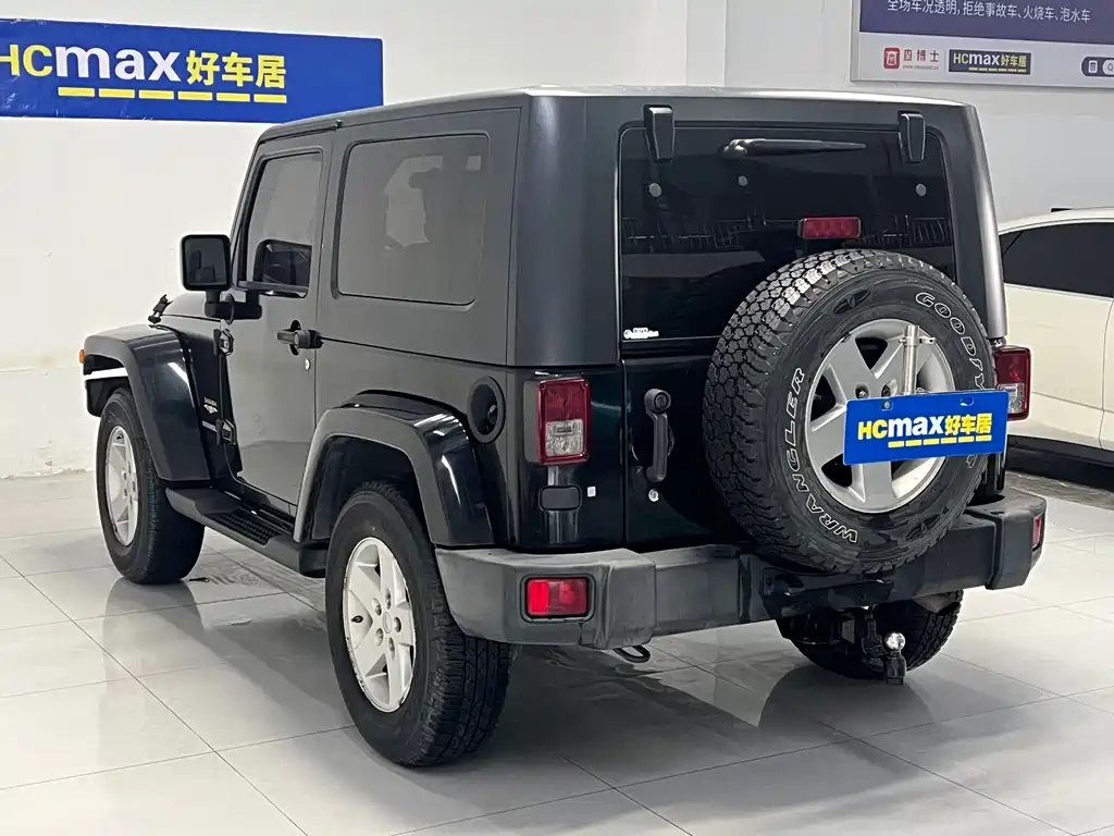 Jeep Wrangler 2010 — фото 4