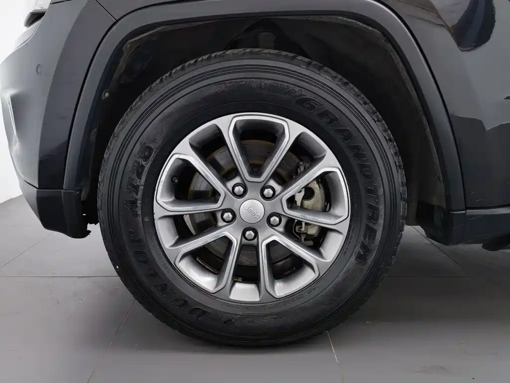 Jeep Grand Cherokee 2014 — фото 17