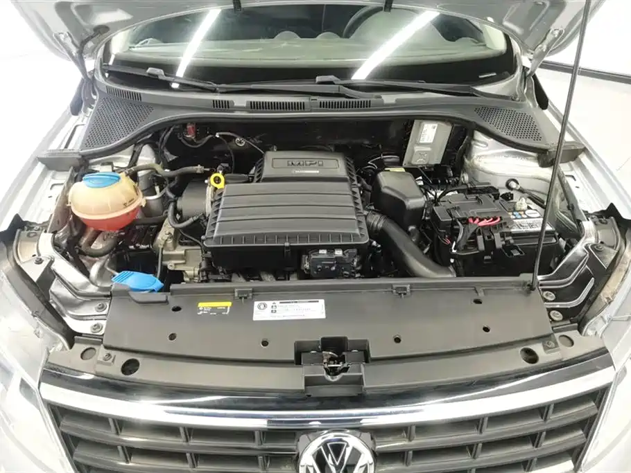 Volkswagen Jetta 2019 — фото 10