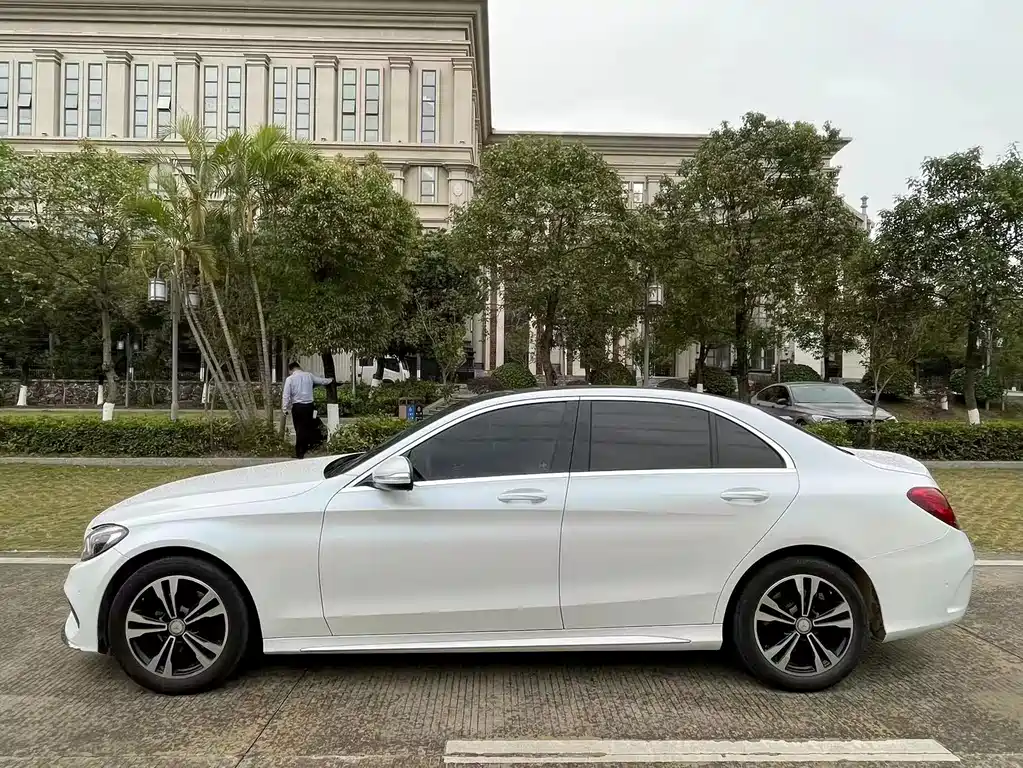Mercedes-Benz C-Class 2018