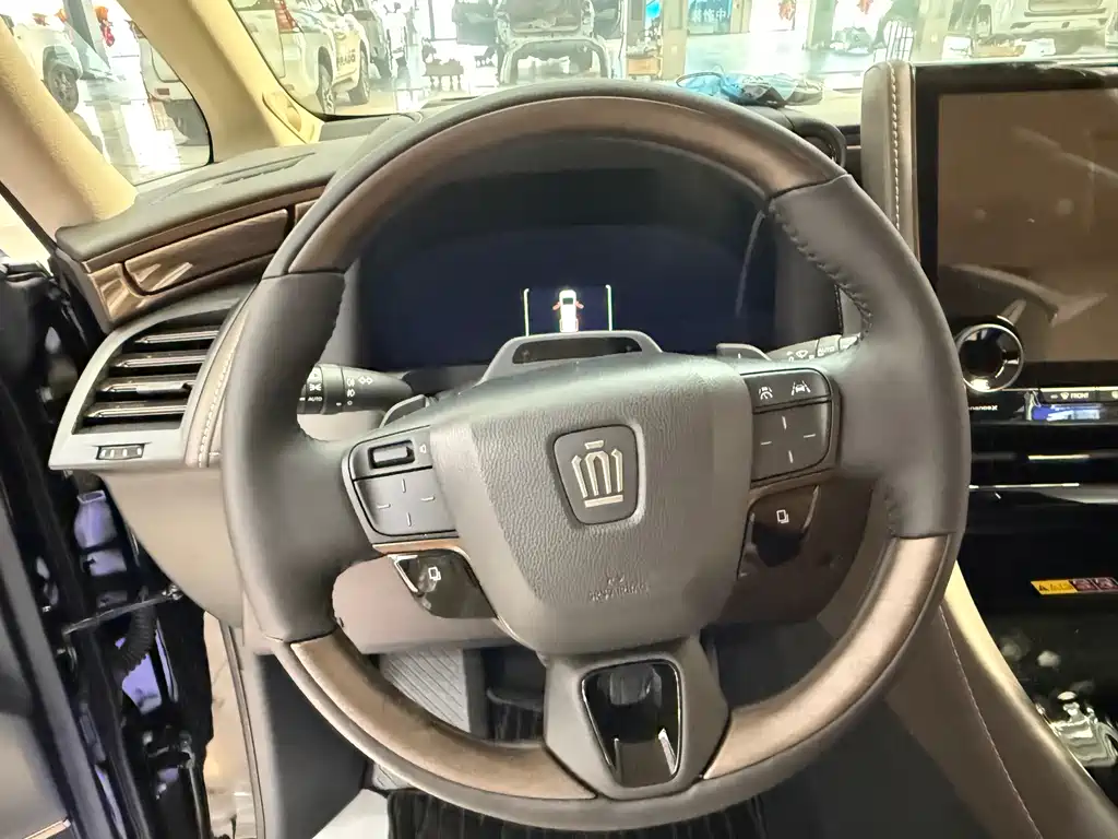 Toyota Vellfire — фото 18
