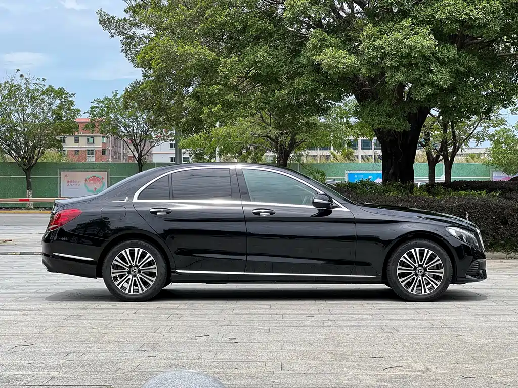 Mercedes-Benz C-Class 2018 — фото 18