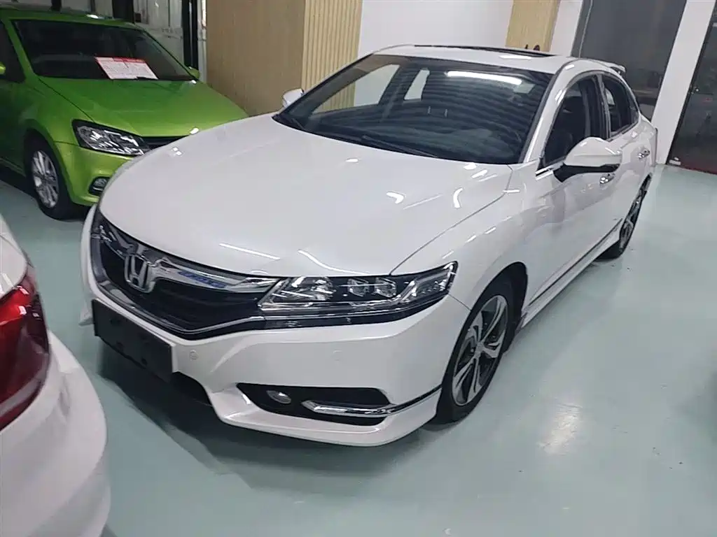 Honda Spirior 2016 — фото 1