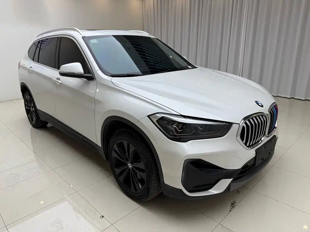 BMW X1 2021 — фото 3